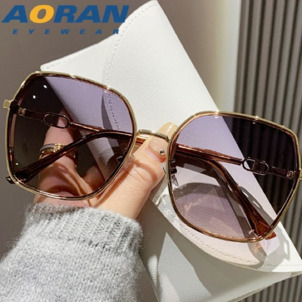 Women's Elegant Gold Sunglasses
